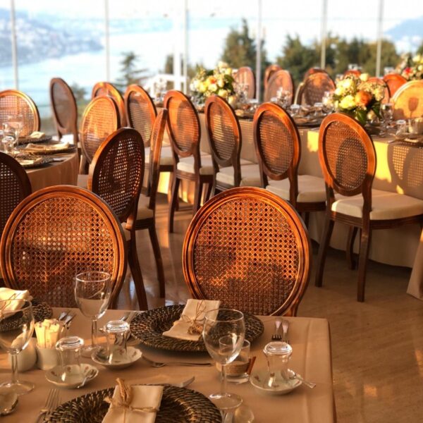 Antalya Kiralık Ahşap Hazeran Sandalye Dolce Vita